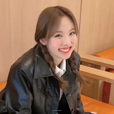 钟由希 钟由希